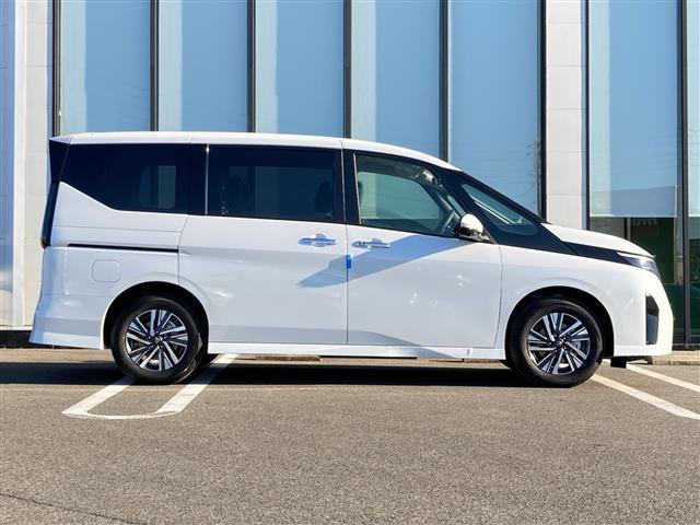 セレナ ｅ－パワー　ハイウェイスターＶ　全方位カメラ／両側パワースライドドア／フルセグＴＶ／純正ディスプレイオーディオ／バックカメラ／クルーズコントロール／プロパイロット／ハーフレザーシート／ワイヤレス充電／ＬＥＤヘッドライト／禁煙車（38枚目）