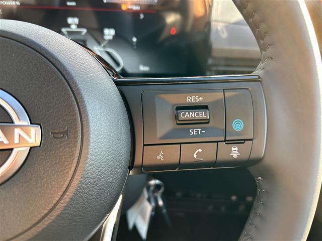 セレナ ｅ－パワー　ハイウェイスターＶ　全方位カメラ／両側パワースライドドア／フルセグＴＶ／純正ディスプレイオーディオ／バックカメラ／クルーズコントロール／プロパイロット／ハーフレザーシート／ワイヤレス充電／ＬＥＤヘッドライト／禁煙車（8枚目）