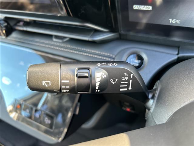 セレナ ｅ－パワー　ハイウェイスターＶ　全方位カメラ／両側パワースライドドア／フルセグＴＶ／純正ディスプレイオーディオ／バックカメラ／クルーズコントロール／プロパイロット／ハーフレザーシート／ワイヤレス充電／ＬＥＤヘッドライト／禁煙車（9枚目）