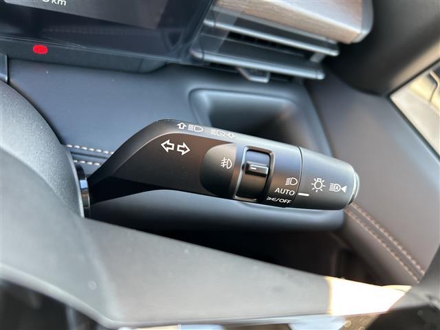 セレナ ｅ－パワー　ハイウェイスターＶ　全方位カメラ／両側パワースライドドア／フルセグＴＶ／純正ディスプレイオーディオ／バックカメラ／クルーズコントロール／プロパイロット／ハーフレザーシート／ワイヤレス充電／ＬＥＤヘッドライト／禁煙車（10枚目）