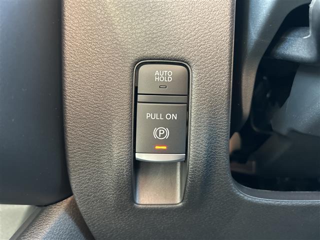 セレナ ｅ－パワー　ハイウェイスターＶ　全方位カメラ／両側パワースライドドア／フルセグＴＶ／純正ディスプレイオーディオ／バックカメラ／クルーズコントロール／プロパイロット／ハーフレザーシート／ワイヤレス充電／ＬＥＤヘッドライト／禁煙車（13枚目）