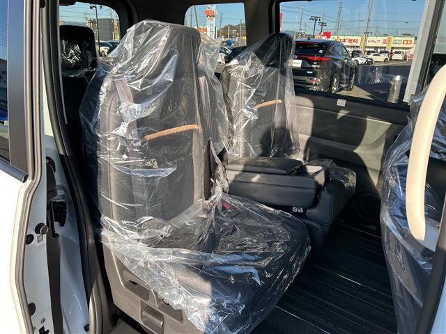 セレナ ｅ－パワー　ハイウェイスターＶ　全方位カメラ／両側パワースライドドア／フルセグＴＶ／純正ディスプレイオーディオ／バックカメラ／クルーズコントロール／プロパイロット／ハーフレザーシート／ワイヤレス充電／ＬＥＤヘッドライト／禁煙車（20枚目）