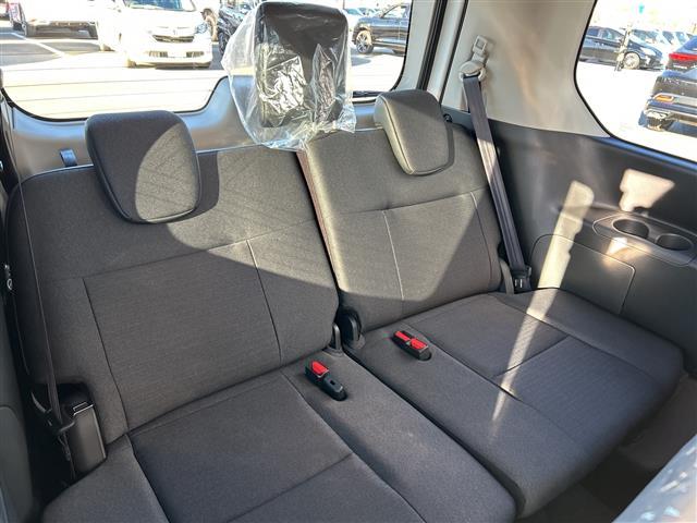 セレナ ｅ－パワー　ハイウェイスターＶ　全方位カメラ／両側パワースライドドア／フルセグＴＶ／純正ディスプレイオーディオ／バックカメラ／クルーズコントロール／プロパイロット／ハーフレザーシート／ワイヤレス充電／ＬＥＤヘッドライト／禁煙車（22枚目）