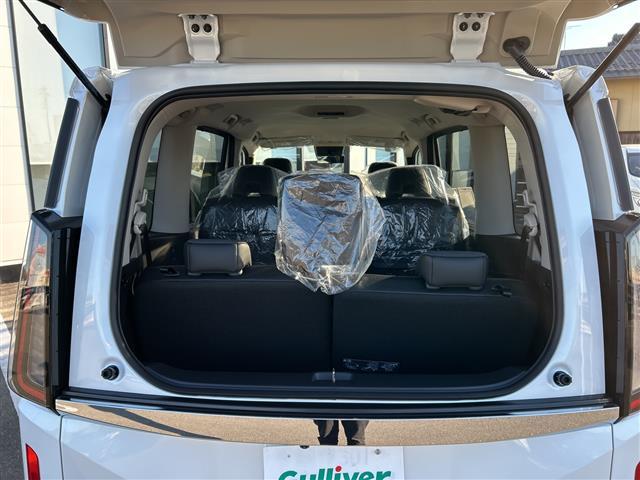 セレナ ｅ－パワー　ハイウェイスターＶ　全方位カメラ／両側パワースライドドア／フルセグＴＶ／純正ディスプレイオーディオ／バックカメラ／クルーズコントロール／プロパイロット／ハーフレザーシート／ワイヤレス充電／ＬＥＤヘッドライト／禁煙車（25枚目）