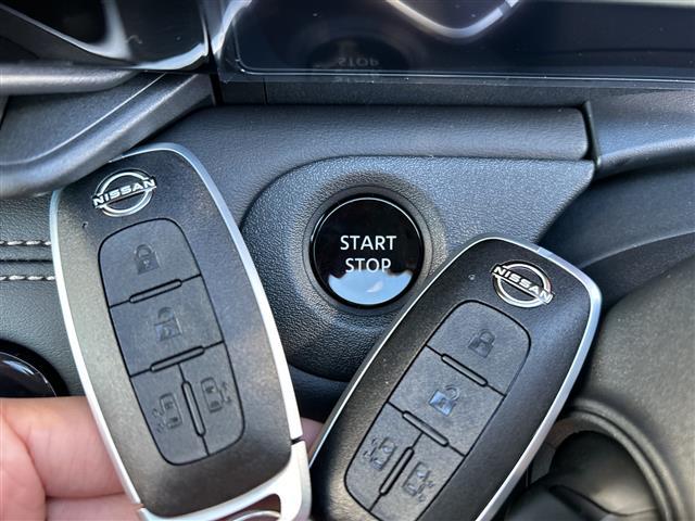 セレナ ｅ－パワー　ハイウェイスターＶ　全方位カメラ／両側パワースライドドア／フルセグＴＶ／純正ディスプレイオーディオ／バックカメラ／クルーズコントロール／プロパイロット／ハーフレザーシート／ワイヤレス充電／ＬＥＤヘッドライト／禁煙車（39枚目）