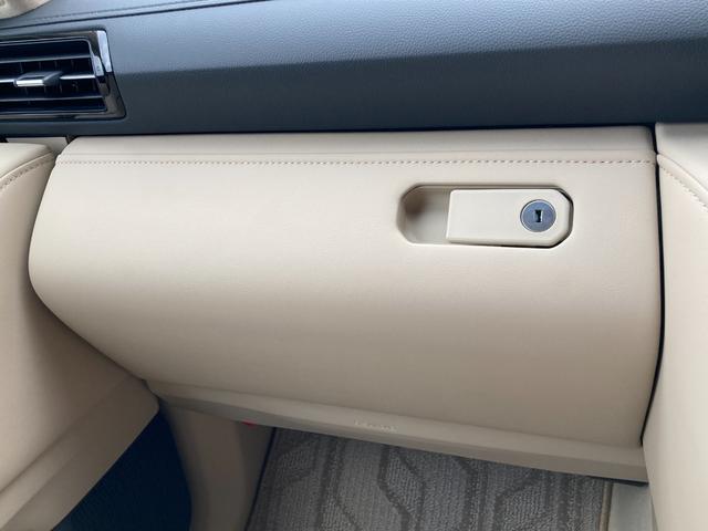 ランドクルーザー ＺＸ　車検満了令和８年８月　純正ナビ　バックモニター　全方位モニター　フルセグＴＶ　ＥＴＣ２．０　革シート　革巻ステアリング　クルコン　サンルーフ　ルーフレール　前席パワーシート　ＪＢＬ　純正２０インチＡＷ（53枚目）