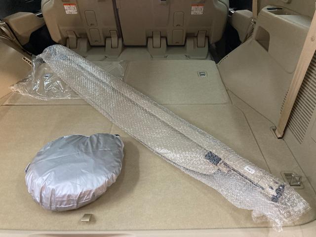 ランドクルーザー ＺＸ　車検満了令和８年８月　純正ナビ　バックモニター　全方位モニター　フルセグＴＶ　ＥＴＣ２．０　革シート　革巻ステアリング　クルコン　サンルーフ　ルーフレール　前席パワーシート　ＪＢＬ　純正２０インチＡＷ（63枚目）