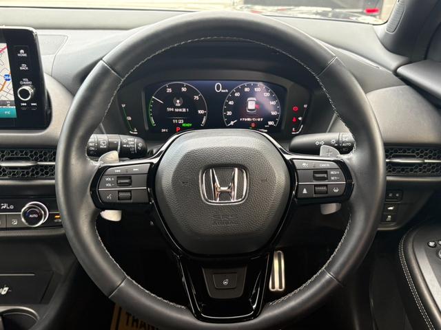 ZR-V e:HEVZ特別仕様車ブラックスタイル デモカー ドラレコ 衝突軽減ブレーキ レーンキープアシスト オートクルーズ ETC2.0 パドルシフト 無線充電 オートトランク LEDヘッドライト 電動パワーシート アラウンドビューモニター 記録簿(17枚目)