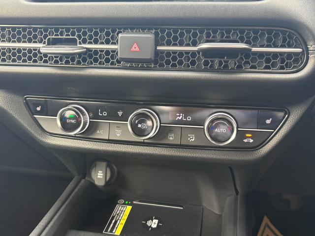 ZR-V e:HEVZ特別仕様車ブラックスタイル デモカー ドラレコ 衝突軽減ブレーキ レーンキープアシスト オートクルーズ ETC2.0 パドルシフト 無線充電 オートトランク LEDヘッドライト 電動パワーシート アラウンドビューモニター 記録簿(26枚目)