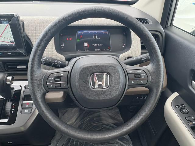 フリード エアー　登録済未使用車　ナビ　ドラレコ　フロアマット　ＥＴＣ　ホンダセンシング　オートクルーズコントロール　レーンキープアシスト　衝突軽減ブレーキ　両側電動スライドドア　クルコン　横滑り防止機能　フルセグ（17枚目）