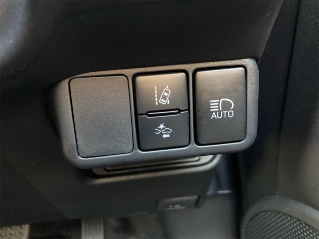 S ★車両動画あり★外部入力端子USB端子付CDプレイヤー スマートキーシステム 衝突回避支援ブレーキ 踏み間違い抑制装置 オートハイビーム 車線逸脱アラーム ラゲージマット 横滑り防止装置(24枚目)