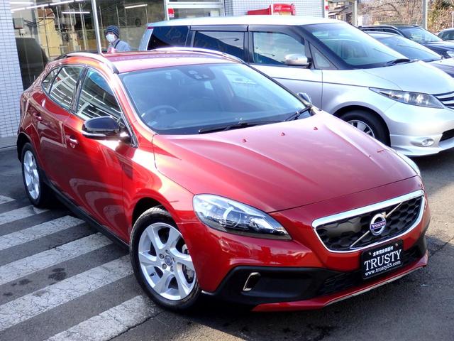 Ｖ４０ クロスカントリー　Ｔ５　ＡＷＤ　セーフティＰＫＧ　ディーラー整備記録簿毎年　黒革　スマートキー　ＨＤＤナビＴＶ　Ｂカメラ　ヒーター付メモリーパワーシート　自動追従　衝突防止　車線逸脱アシスト　Ｒパークセンサー　ルームミラー型ドラレコ（12枚目）