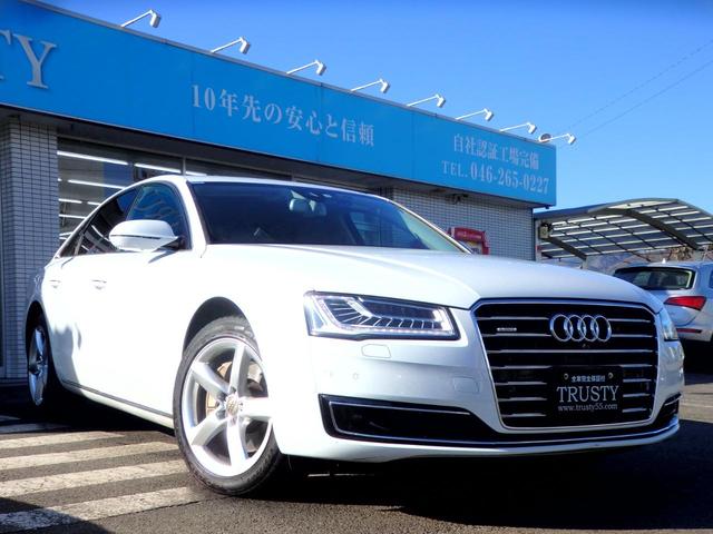 Ａ８ ３．０ＴＦＳＩクワトロ　後期型　アシスタンスＰＫＧ　ＡＣＣ　マトリクスＬＥＤ　黒革　全周囲カメラ　パワートランク　ヒーター付きメモリーパワーシート　Ｆドラレコ　オートホールド　ＢＯＳＥスピーカー　前後パークセンサー　エアサス（11枚目）