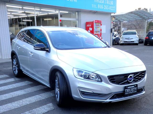 Ｖ６０ クロスカントリー　Ｔ５　ＡＷＤ　ＳＥ　インテリセーフ　フルタイムＡＷＤ　ハーマンカードン　前後ドラレコ　アイシン製６速ＡＴ　ＨＤＤナビ　Ｂカメラ　スマートキー　黒半革　純正１８インチＡＷ（２０ｙ製造ダンロップ装着）パドルシフト　ＥＴＣ（11枚目）