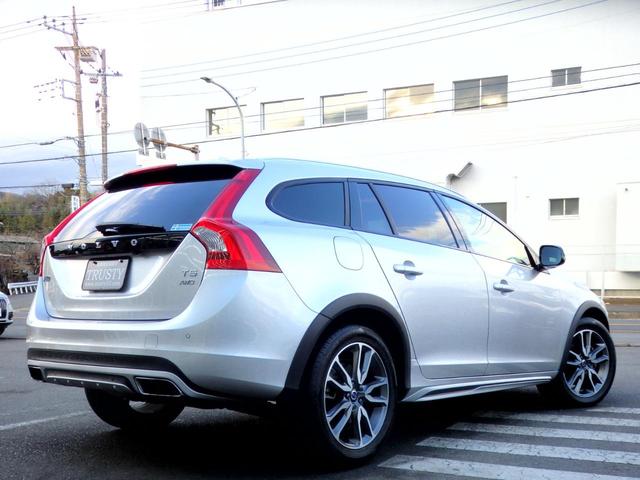 Ｖ６０ クロスカントリー　Ｔ５　ＡＷＤ　ＳＥ　インテリセーフ　フルタイムＡＷＤ　ハーマンカードン　前後ドラレコ　アイシン製６速ＡＴ　ＨＤＤナビ　Ｂカメラ　スマートキー　黒半革　純正１８インチＡＷ（２０ｙ製造ダンロップ装着）パドルシフト　ＥＴＣ（17枚目）