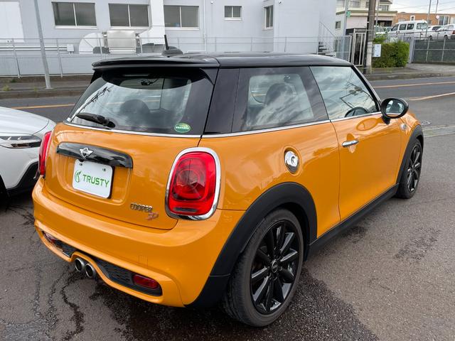 ＭＩＮＩ クーパーＳＤ　エナジェティックスタイル　ＪＣＷステア　アイバッハ車高調　インターフェイス　Ｂカメラ　ペッパーＰＫＧ　ＭＩＮＩエキサイトメント　ドライビングモード　前後ドラレコ　コンフォートアクセス　ミラーＥＴＣ（9枚目）