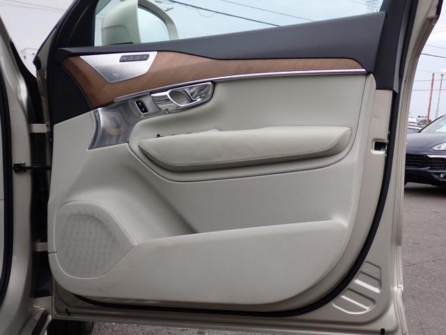 ＸＣ９０ Ｔ６　ＡＷＤ　インスクリプション　パークパイロット　Ｂ＆Ｗ　アイボリー革　サラウンドビューカメラ　専用２０インチＡＷ（２４ｙ製造ピレリ装着）マッサージ機能付シートベンチレーション　ヒーター付メモリーパワーシート　純正ナビ　カープレイ（29枚目）