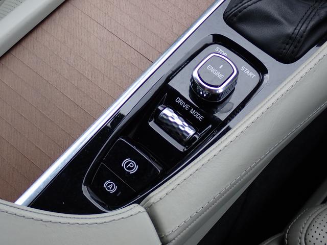 ＸＣ９０ Ｔ６　ＡＷＤ　インスクリプション　パークパイロット　Ｂ＆Ｗ　アイボリー革　サラウンドビューカメラ　専用２０インチＡＷ（２４ｙ製造ピレリ装着）マッサージ機能付シートベンチレーション　ヒーター付メモリーパワーシート　純正ナビ　カープレイ（74枚目）