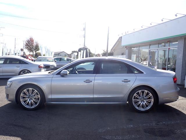 Ａ８ ４．０ＴＦＳＩクワトロ　後期型　黒革　マトリクスＬＥＤ　サラウンドビューカメラ　シートベンチレーション　ＡＣＣ　サイドアシスト　全席シートヒーター　メモリーパワーシート　ＢＯＳＥサウンド　スマートキー　純正２０インチＡＷ（12枚目）