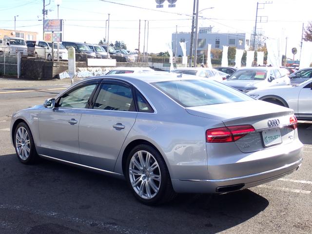 Ａ８ ４．０ＴＦＳＩクワトロ　後期型　黒革　マトリクスＬＥＤ　サラウンドビューカメラ　シートベンチレーション　ＡＣＣ　サイドアシスト　全席シートヒーター　メモリーパワーシート　ＢＯＳＥサウンド　スマートキー　純正２０インチＡＷ（22枚目）