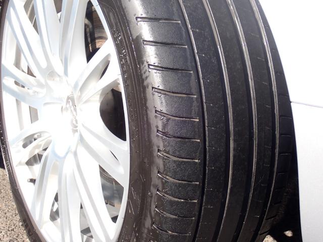 Ａ８ ４．０ＴＦＳＩクワトロ　後期型　黒革　マトリクスＬＥＤ　サラウンドビューカメラ　シートベンチレーション　ＡＣＣ　サイドアシスト　全席シートヒーター　メモリーパワーシート　ＢＯＳＥサウンド　スマートキー　純正２０インチＡＷ（25枚目）