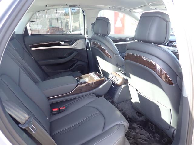 Ａ８ ４．０ＴＦＳＩクワトロ　後期型　黒革　マトリクスＬＥＤ　サラウンドビューカメラ　シートベンチレーション　ＡＣＣ　サイドアシスト　全席シートヒーター　メモリーパワーシート　ＢＯＳＥサウンド　スマートキー　純正２０インチＡＷ（38枚目）