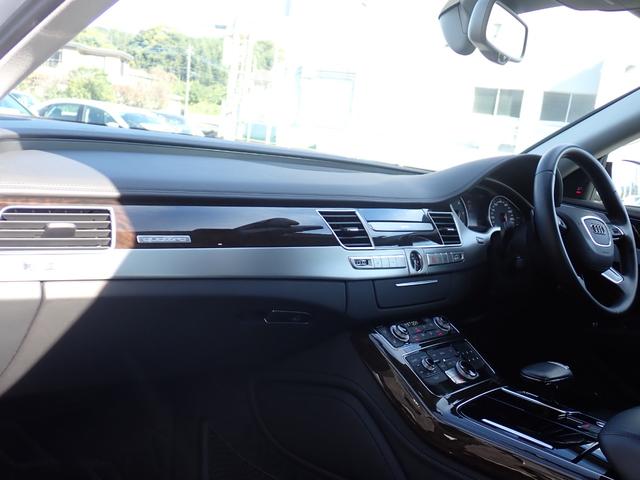 Ａ８ ４．０ＴＦＳＩクワトロ　後期型　黒革　マトリクスＬＥＤ　サラウンドビューカメラ　シートベンチレーション　ＡＣＣ　サイドアシスト　全席シートヒーター　メモリーパワーシート　ＢＯＳＥサウンド　スマートキー　純正２０インチＡＷ（45枚目）