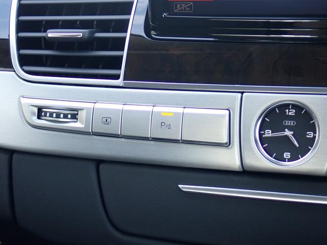Ａ８ ４．０ＴＦＳＩクワトロ　後期型　黒革　マトリクスＬＥＤ　サラウンドビューカメラ　シートベンチレーション　ＡＣＣ　サイドアシスト　全席シートヒーター　メモリーパワーシート　ＢＯＳＥサウンド　スマートキー　純正２０インチＡＷ（69枚目）