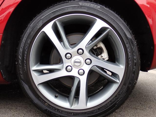 Ｖ４０ Ｄ４　モメンタム　インテリセーフ　テキスタイル　純正１７インチＡＷ（２３ｙ製造タイヤ装着）前後ドラレコ　ヒーター付きメモリーパワーシート　パドルシフト　スマートキー　ＥＴＣ２．０　ＨＤＤナビ　ブルートゥース（13枚目）