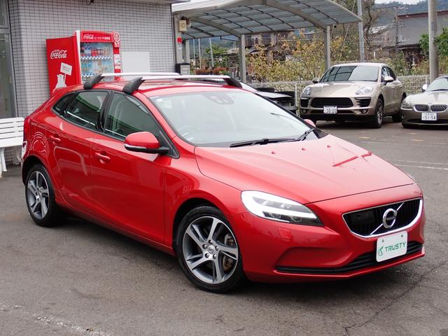 Ｖ４０ Ｄ４　モメンタム　インテリセーフ　テキスタイル　純正１７インチＡＷ（２３ｙ製造タイヤ装着）前後ドラレコ　ヒーター付きメモリーパワーシート　パドルシフト　スマートキー　ＥＴＣ２．０　ＨＤＤナビ　ブルートゥース（16枚目）