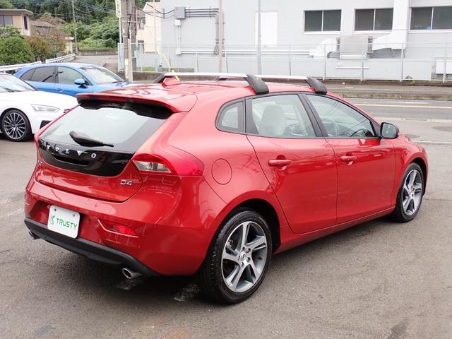 Ｖ４０ Ｄ４　モメンタム　インテリセーフ　テキスタイル　純正１７インチＡＷ（２３ｙ製造タイヤ装着）前後ドラレコ　ヒーター付きメモリーパワーシート　パドルシフト　スマートキー　ＥＴＣ２．０　ＨＤＤナビ　ブルートゥース（20枚目）