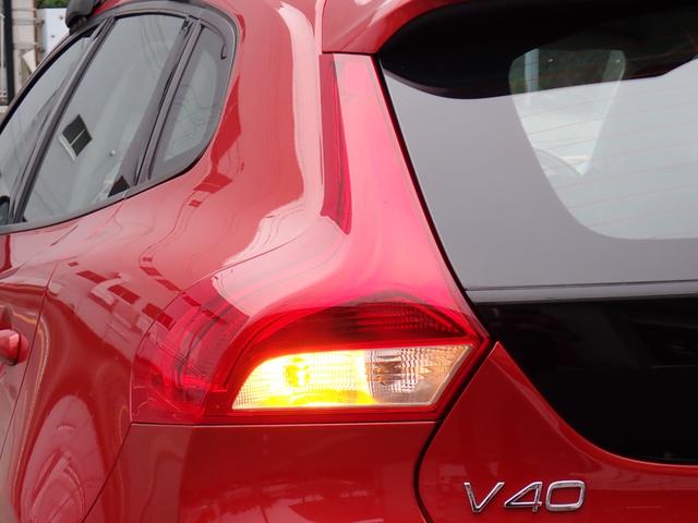 Ｖ４０ Ｄ４　モメンタム　インテリセーフ　テキスタイル　純正１７インチＡＷ（２３ｙ製造タイヤ装着）前後ドラレコ　ヒーター付きメモリーパワーシート　パドルシフト　スマートキー　ＥＴＣ２．０　ＨＤＤナビ　ブルートゥース（30枚目）