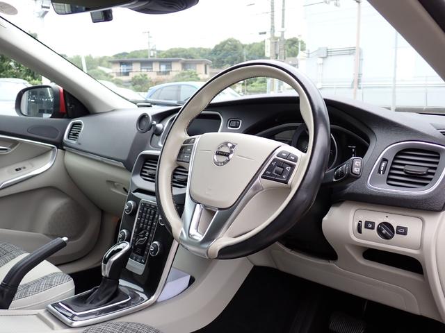 Ｖ４０ Ｄ４　モメンタム　インテリセーフ　テキスタイル　純正１７インチＡＷ（２３ｙ製造タイヤ装着）前後ドラレコ　ヒーター付きメモリーパワーシート　パドルシフト　スマートキー　ＥＴＣ２．０　ＨＤＤナビ　ブルートゥース（34枚目）
