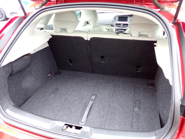 Ｖ４０ Ｄ４　モメンタム　インテリセーフ　テキスタイル　純正１７インチＡＷ（２３ｙ製造タイヤ装着）前後ドラレコ　ヒーター付きメモリーパワーシート　パドルシフト　スマートキー　ＥＴＣ２．０　ＨＤＤナビ　ブルートゥース（40枚目）