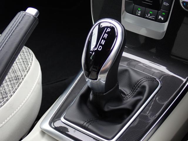 Ｖ４０ Ｄ４　モメンタム　インテリセーフ　テキスタイル　純正１７インチＡＷ（２３ｙ製造タイヤ装着）前後ドラレコ　ヒーター付きメモリーパワーシート　パドルシフト　スマートキー　ＥＴＣ２．０　ＨＤＤナビ　ブルートゥース（65枚目）