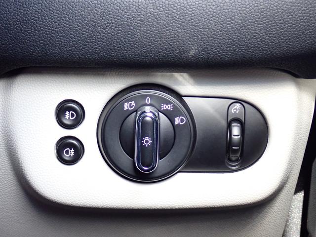 MINI クーパーSD クラブマン レザーラウンジ サテライトグレー 純正LCI用ユニオンジャックLEDテール ペッパーPKG ACC ヒーター付きメモリーパワーシート コンフォートアクセス HDDナビ バックカメラ ミラーETC(50枚目)