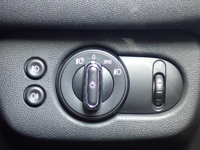 MINI クーパーD クラブマン ペッパーPKG PDC MINIエキサイトメント HDDナビ バックカメラ コンフォートアクセス クルーズコントロール ホワイトルーフ LEDヘッドライト ミラーETC マルチステア アイドリングS(44枚目)