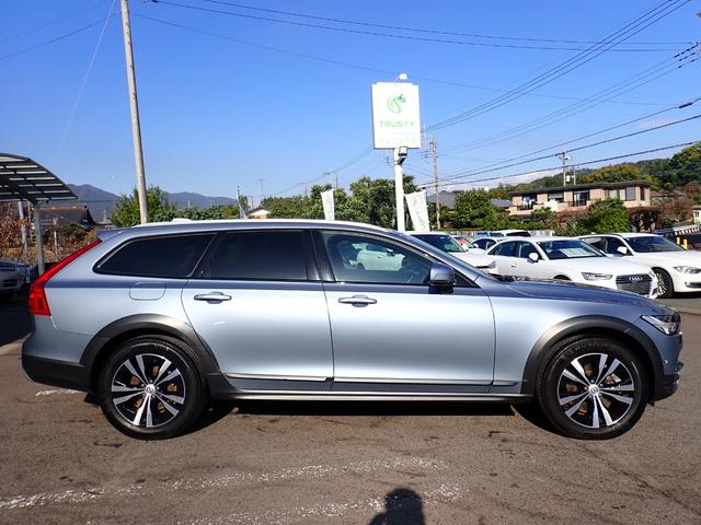 V90 クロスカントリー T5 AWD ポールスターエンジニアード パークパイロット インテリセーフ カープレイ フルセグTV アンバーレザー 前後ドラレコ オプションカラー 純正ナビ ETC2.0 ヒーター付きメモリーパワーシート(17枚目)