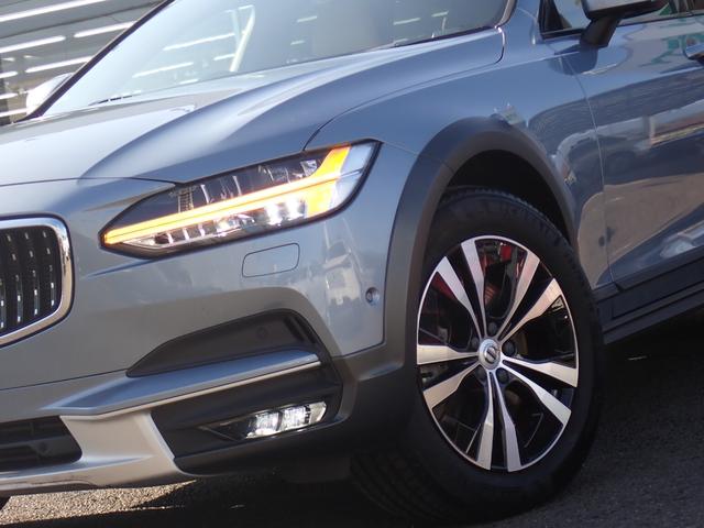 V90 クロスカントリー T5 AWD ポールスターエンジニアード パークパイロット インテリセーフ カープレイ フルセグTV アンバーレザー 前後ドラレコ オプションカラー 純正ナビ ETC2.0 ヒーター付きメモリーパワーシート(27枚目)