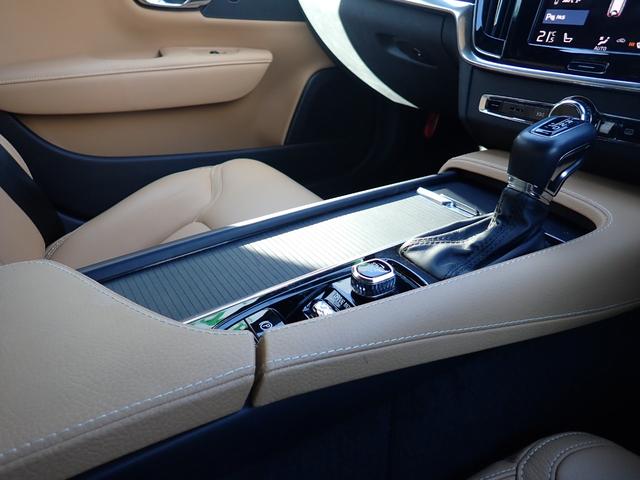 V90 クロスカントリー T5 AWD ポールスターエンジニアード パークパイロット インテリセーフ カープレイ フルセグTV アンバーレザー 前後ドラレコ オプションカラー 純正ナビ ETC2.0 ヒーター付きメモリーパワーシート(66枚目)
