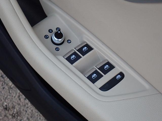 Ａ４ ３５ＴＦＳＩアドバンスド　ラグジュアリーＰＫＧ　アイボリー革　マトリクスＬＥＤ　パークアシストＰＫＧ　３６０℃　バーチャルＣＰ　ワイヤレスチャージ　前後ドラレコ　ヒーター付きメモリーパワーシート　ＭＭＩナビ　ＥＴＣ２．０（33枚目）