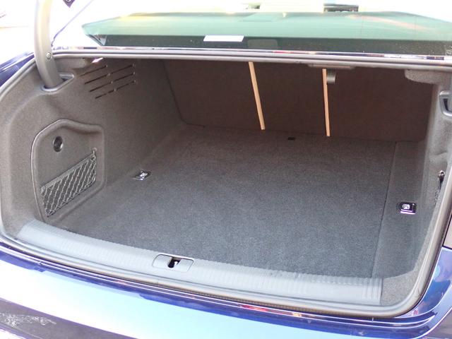 Ａ４ ３５ＴＦＳＩアドバンスド　ラグジュアリーＰＫＧ　アイボリー革　マトリクスＬＥＤ　パークアシストＰＫＧ　３６０℃　バーチャルＣＰ　ワイヤレスチャージ　前後ドラレコ　ヒーター付きメモリーパワーシート　ＭＭＩナビ　ＥＴＣ２．０（41枚目）