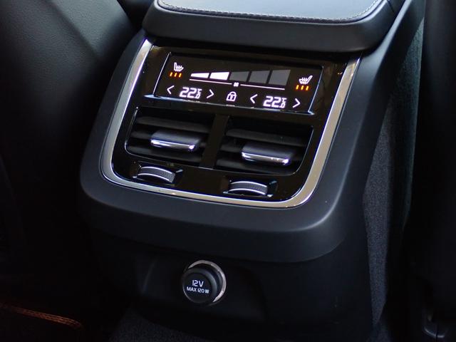 Ｖ９０ Ｔ６　ＡＷＤ　インスクリプション　クライメートＰＫＧ　黒革　パークパイロット　前後ドラレコ　マッサージ機能付きシートベンチレーション　全席シートヒーター　ステアリングヒーター　カープレイ　サラウンドビューカメラ　フルセグＴＶ　ＥＴＣ（40枚目）
