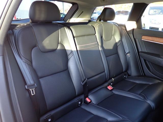 Ｖ９０ Ｔ６　ＡＷＤ　インスクリプション　クライメートＰＫＧ　黒革　パークパイロット　前後ドラレコ　マッサージ機能付きシートベンチレーション　全席シートヒーター　ステアリングヒーター　カープレイ　サラウンドビューカメラ　フルセグＴＶ　ＥＴＣ（41枚目）