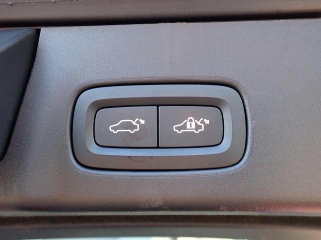 Ｖ９０ Ｔ６　ＡＷＤ　インスクリプション　クライメートＰＫＧ　黒革　パークパイロット　前後ドラレコ　マッサージ機能付きシートベンチレーション　全席シートヒーター　ステアリングヒーター　カープレイ　サラウンドビューカメラ　フルセグＴＶ　ＥＴＣ（45枚目）