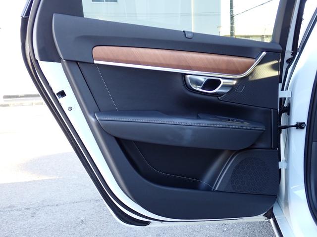 Ｖ９０ Ｔ６　ＡＷＤ　インスクリプション　クライメートＰＫＧ　黒革　パークパイロット　前後ドラレコ　マッサージ機能付きシートベンチレーション　全席シートヒーター　ステアリングヒーター　カープレイ　サラウンドビューカメラ　フルセグＴＶ　ＥＴＣ（50枚目）