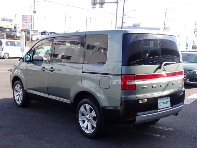 デリカＤ：５ Ｇ　ナビパッケージ　弊社下取　１オーナー　整備記録簿１２枚　３列シート　８人乗り　２３ｙ製造ヨコハマタイヤ　前後ドラレコ　左パワースライド　フロント＆バックカメラ　ＥＴＣ　スマートキー　マルチステア　ＨＩＤ　ドアバイザー（17枚目）