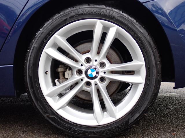 ３シリーズ ３２０ｉ　スポーツ　後期型　フルセグＴＶ　ＨＵＤ　３６０℃　オイスター革　ＡＣＣ　インテリジェントＳ　レーンチェンジＷ　純正ＯＰ１８インチＡＷ（２３ｙ製造ヨコハマタイヤ）ヒーター付メモリーパワーシート　ＬＥＤヘッドライト（13枚目）
