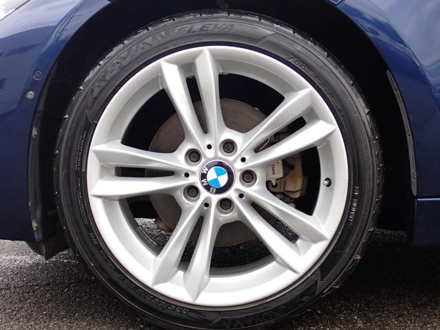 ３シリーズ ３２０ｉ　スポーツ　後期型　フルセグＴＶ　ＨＵＤ　３６０℃　オイスター革　ＡＣＣ　インテリジェントＳ　レーンチェンジＷ　純正ＯＰ１８インチＡＷ（２３ｙ製造ヨコハマタイヤ）ヒーター付メモリーパワーシート　ＬＥＤヘッドライト（14枚目）