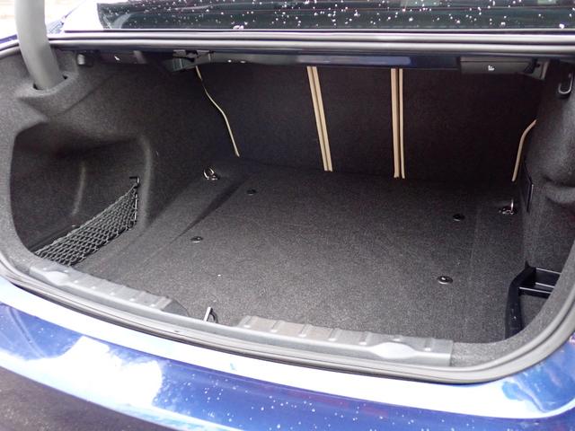 ３シリーズ ３２０ｉ　スポーツ　後期型　フルセグＴＶ　ＨＵＤ　３６０℃　オイスター革　ＡＣＣ　インテリジェントＳ　レーンチェンジＷ　純正ＯＰ１８インチＡＷ（２３ｙ製造ヨコハマタイヤ）ヒーター付メモリーパワーシート　ＬＥＤヘッドライト（37枚目）